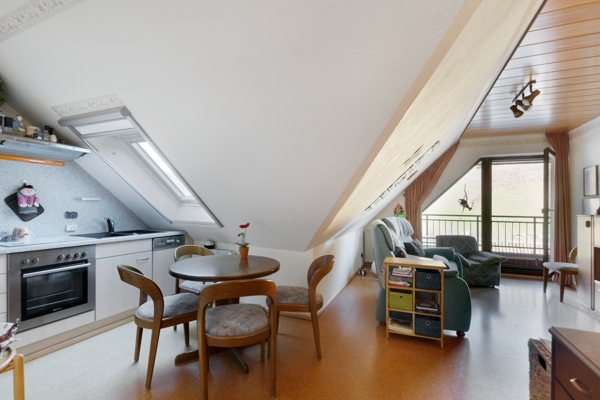 Küche mit Wohnzimmer