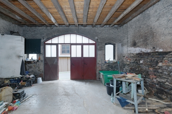 Große Garage