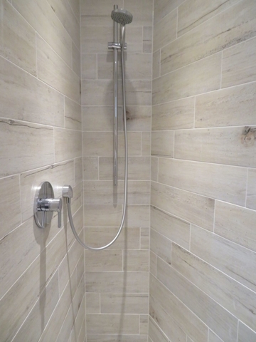 Guest shower room