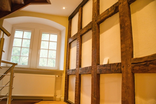 Original truss wall, 1st floor