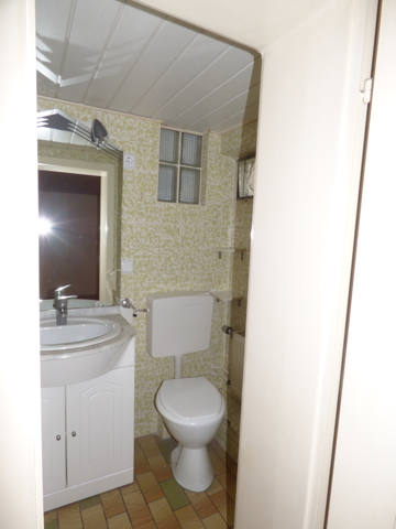 Toilet in bedroom, Annex 