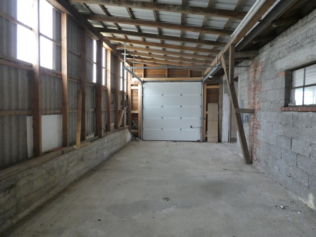 Garage2 - Side entrance 