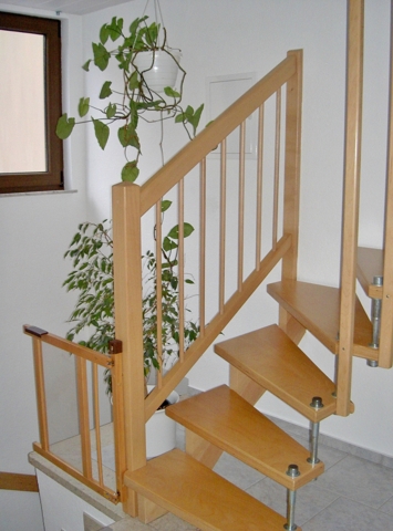 Treppe zum Obergeschoss