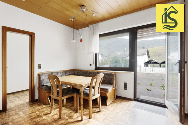 kitchen with pantry and access to the terrace