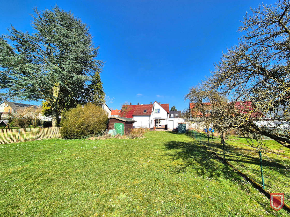 Blick vom Garten auf das Haus
