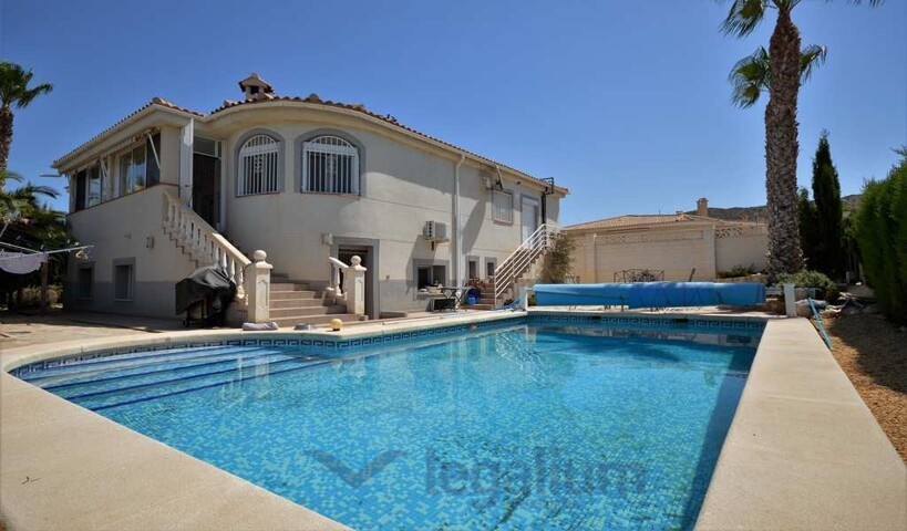 schönes 3 Schlafzimmer Haus zu verkaufen Alicante