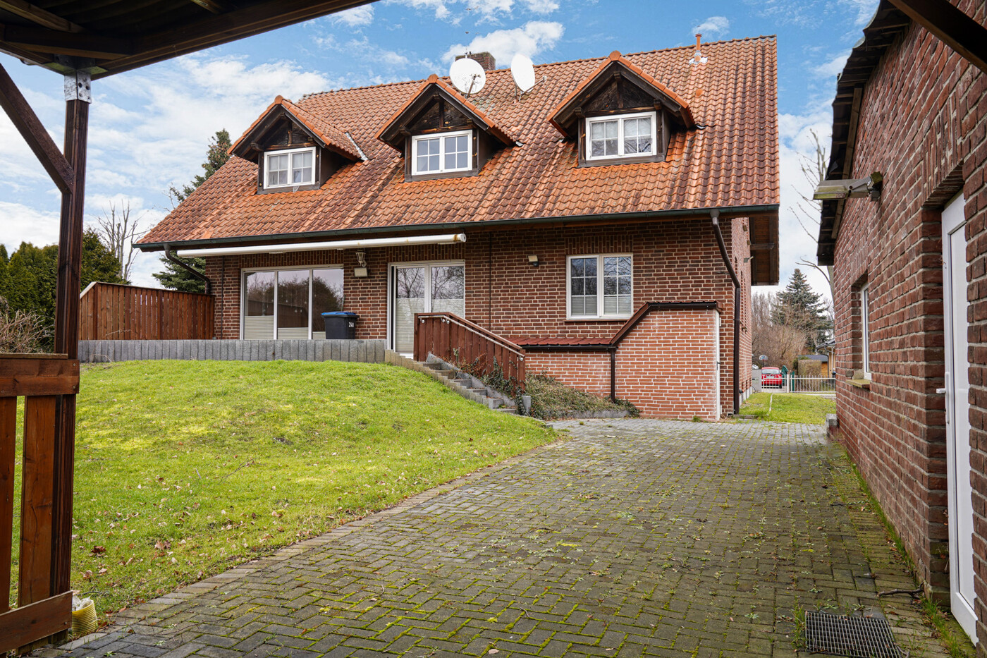 Ansicht vom Carport Haus