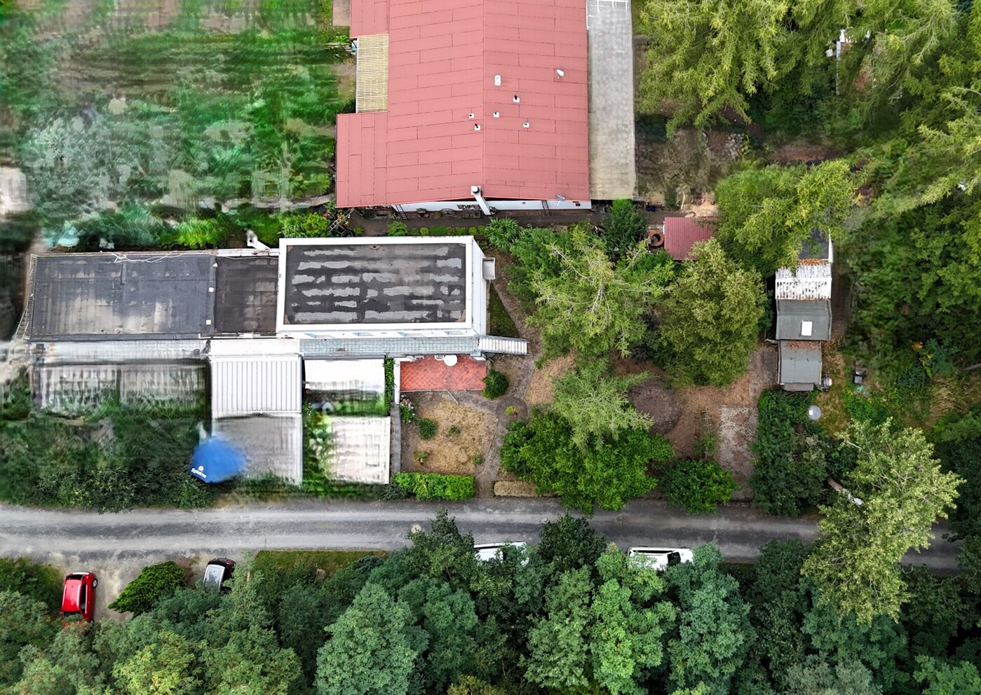 Luftaufnahme Grundstück u. Gebäude