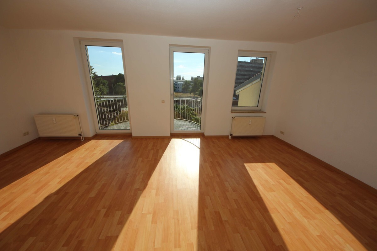 3-Zi.-Wohnung mit Balkon und Laminat MD ... - Photo 1