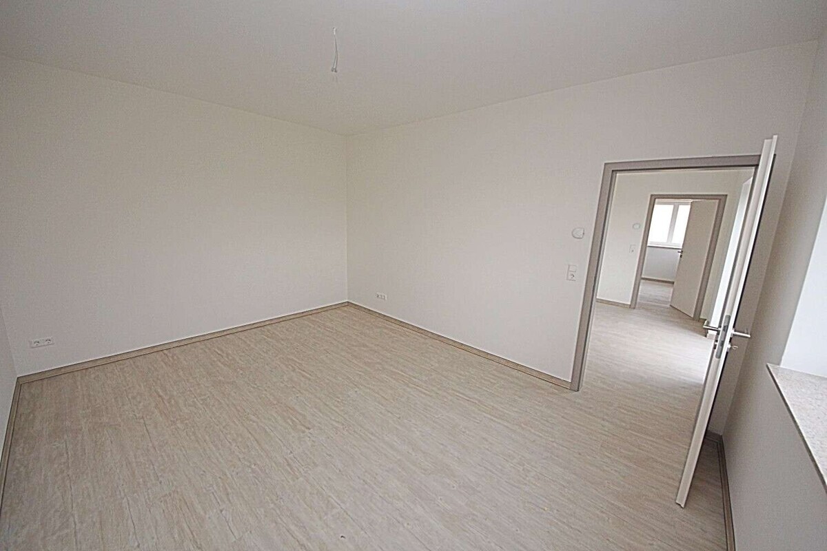 2-Zi. mit Aufzug, Balkon, PKW Stellplatz ... - Foto 2