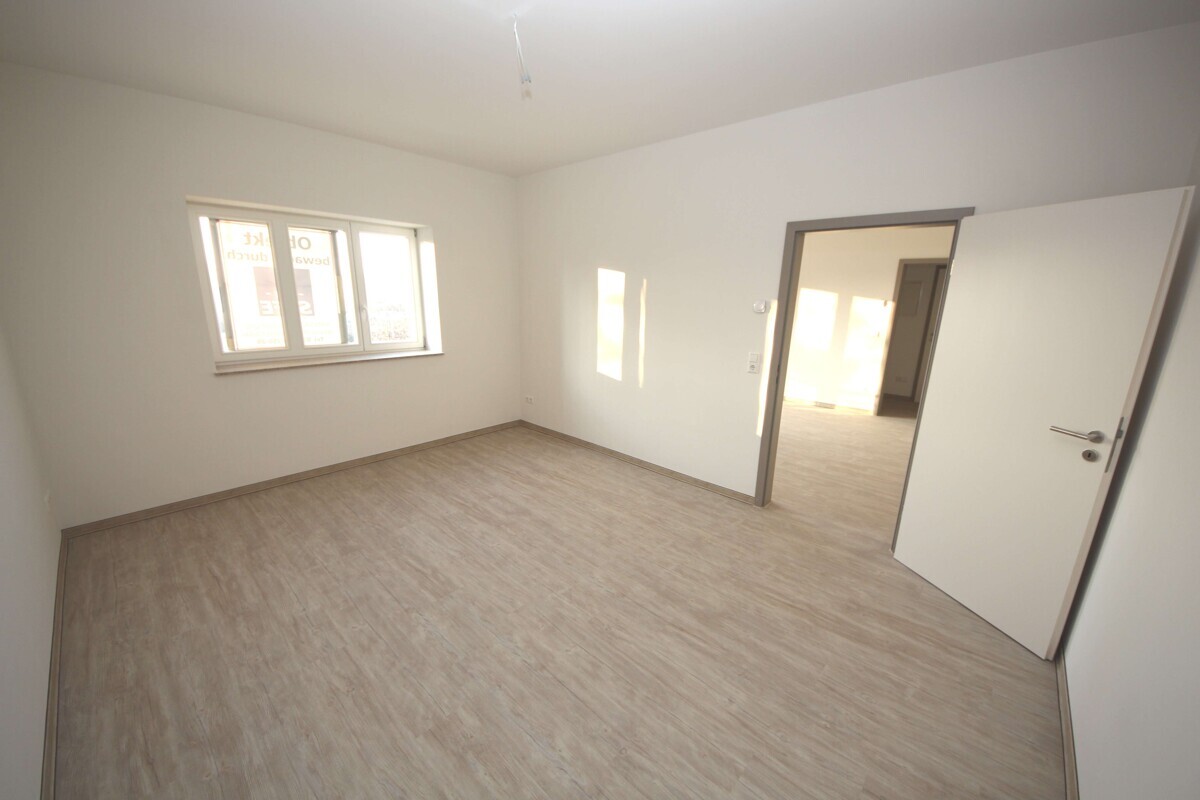 2-Zi. mit Aufzug, Balkon, PKW Stellplatz ... - Foto 3