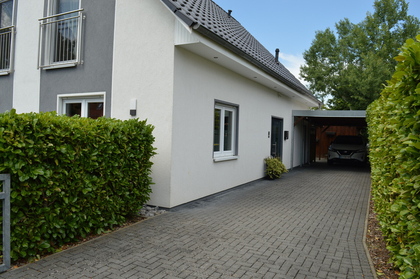 Haus und Carport