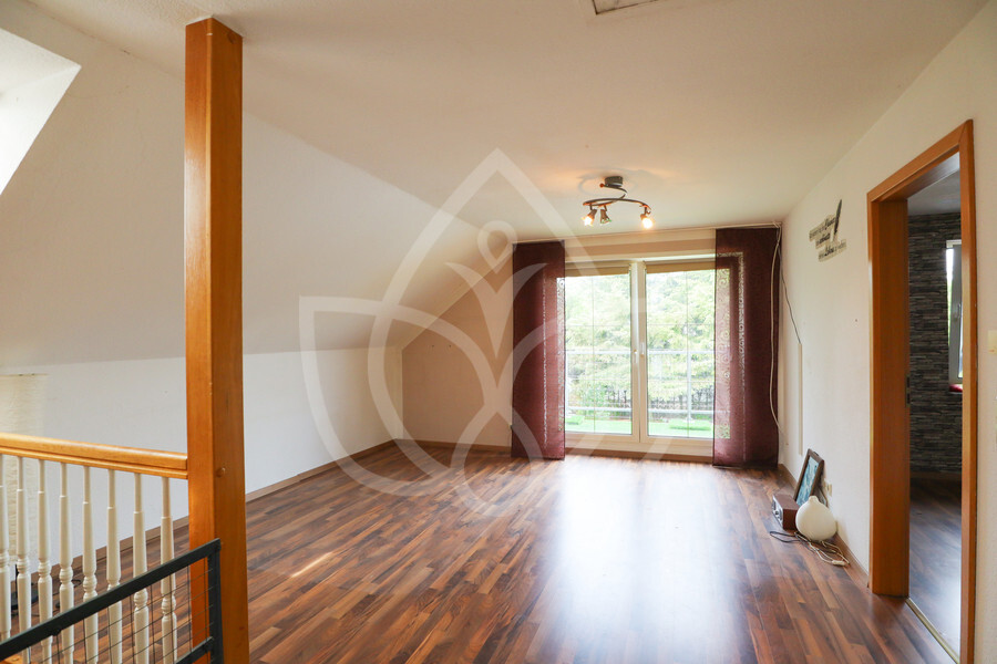 DG - offenes Zimmer 2 mit Balkon