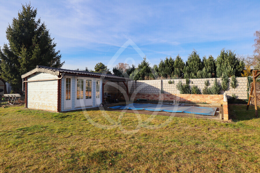 Gartenhaus mit Außenpool