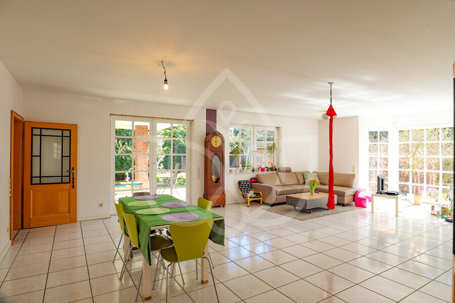 EG - Zimmer 3 mit Zugang zur Terrasse