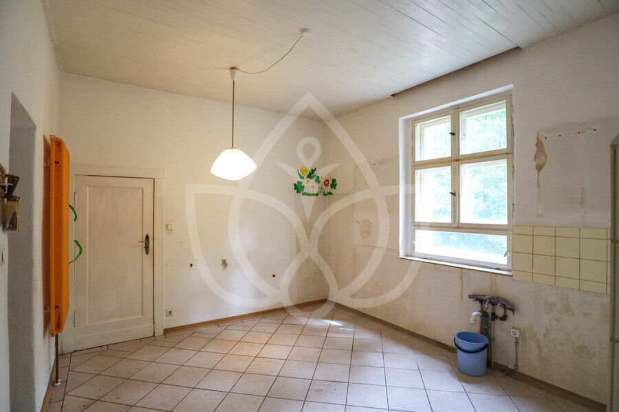 EG - Küche mit Speisekammer