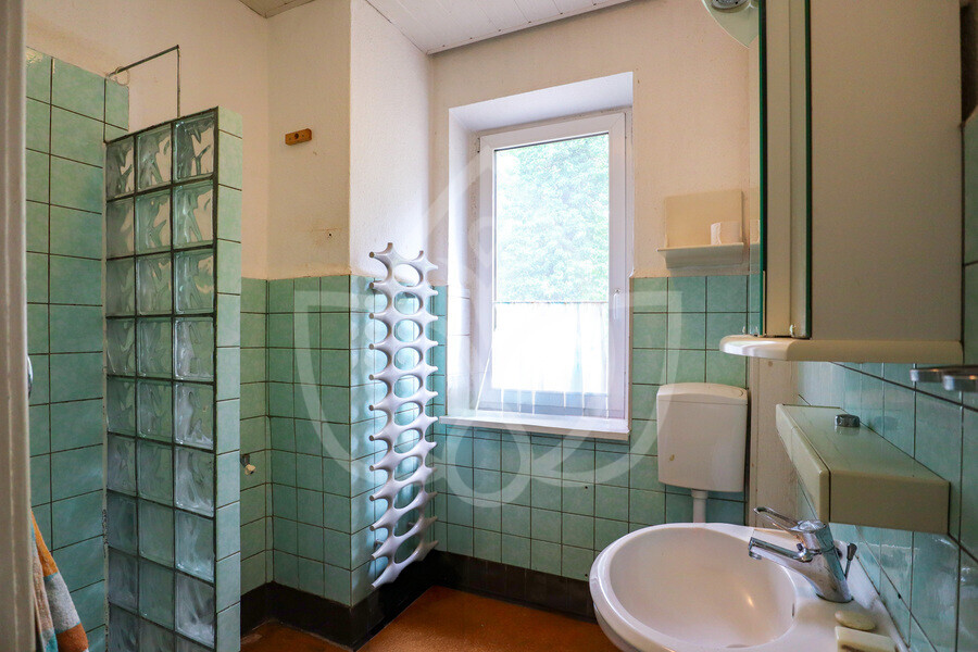 EG - Gäste-WC mit Dusche