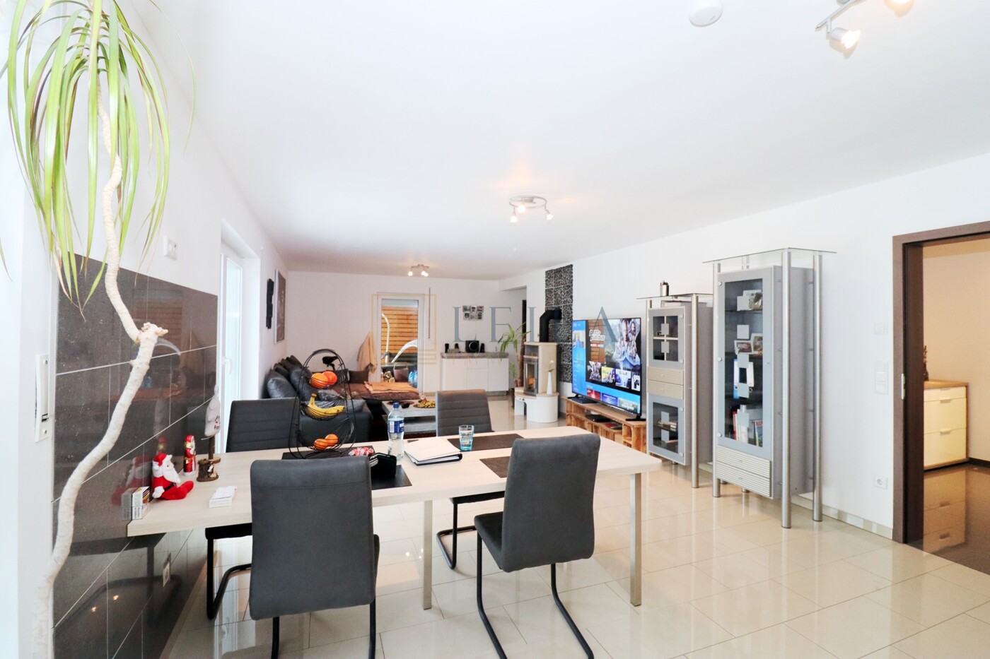 LEILA Immobilien - cff0a711 7ca6 4902 a57a d13e7590d0ce Wohnzimmer - Esszimmer