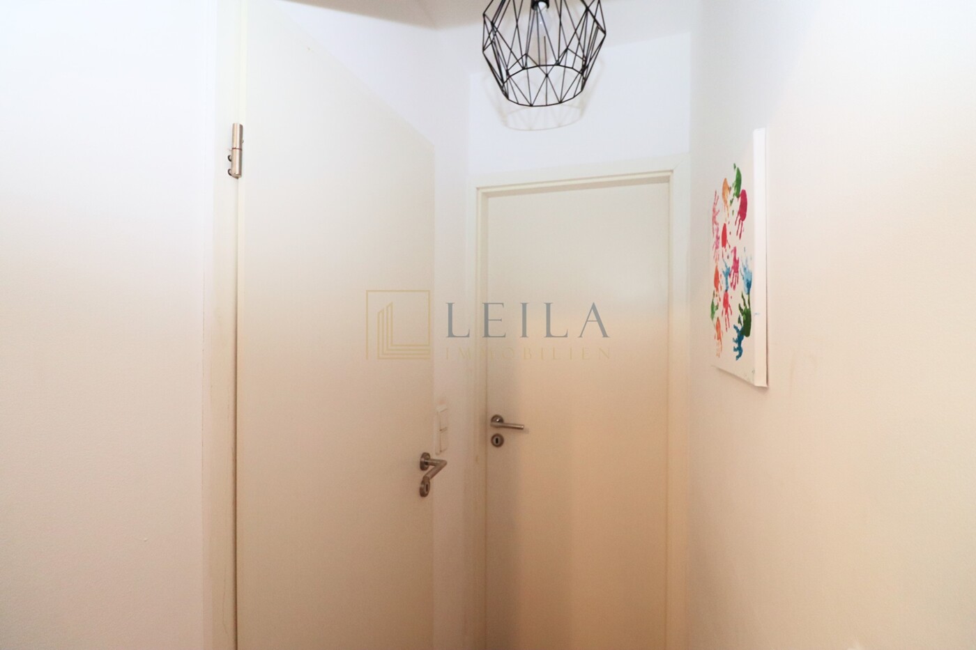 LEILA Immobilien - 85180d96 5b3c 417b 8c59 c046ac2de42c Flur