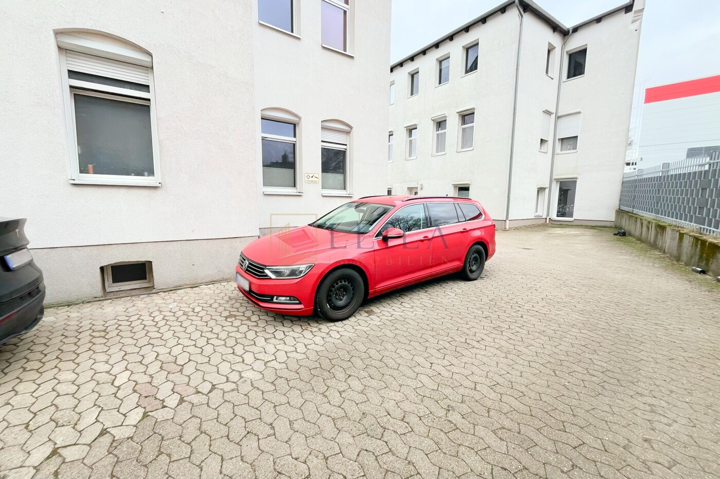 LEILA Immobilien - de3a0e11 c42a 402c b5fb 37496e3f8be5 PKW-Stellplatz