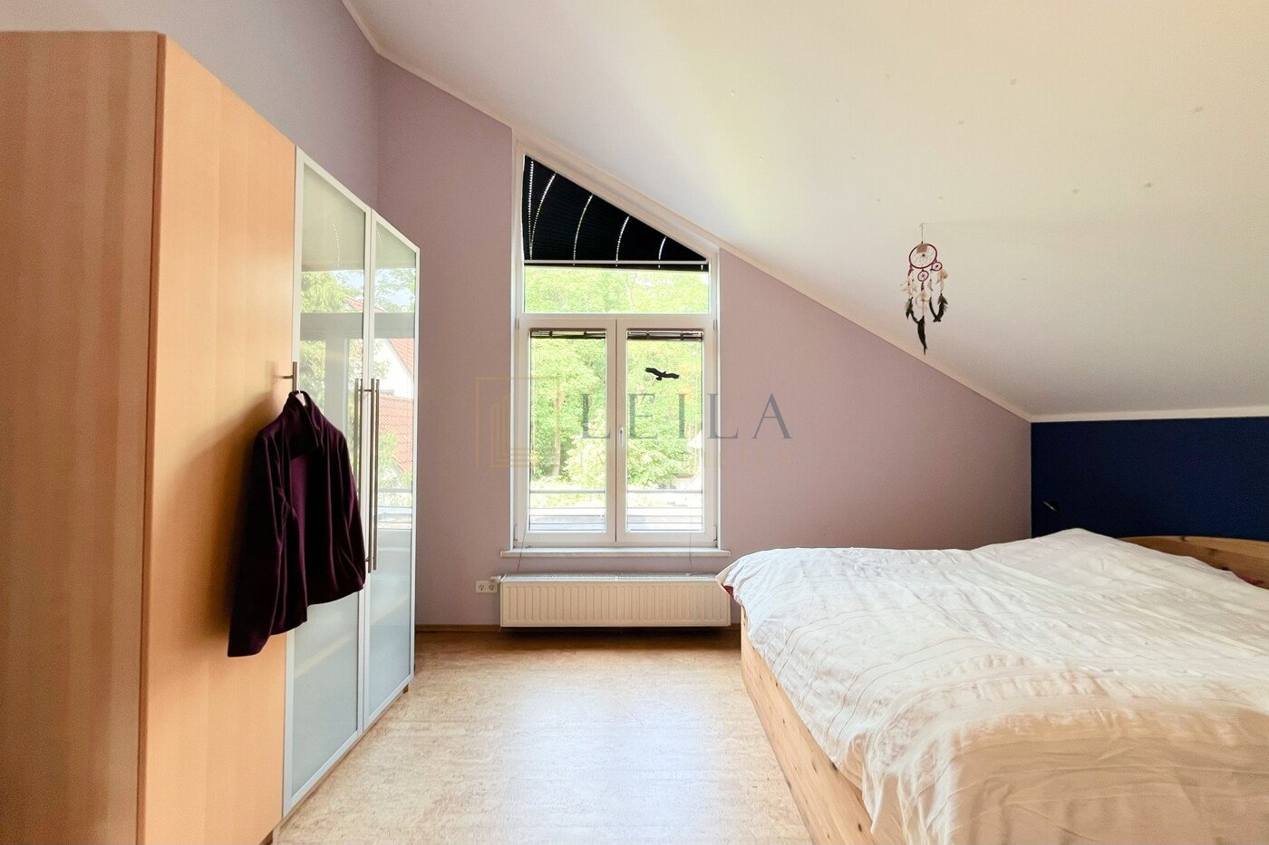 LEILA Immobilien - 23a26ba8 1108 4a40 bcc0 7c0752ef0e05 Schlafzimmer im OG
