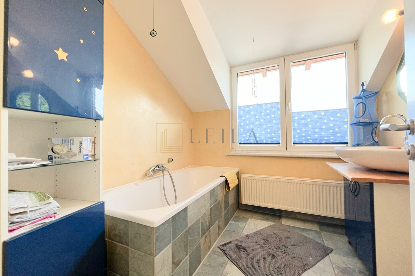 LEILA Immobilien - a400fb6b 19eb 41a5 9525 c7651b3d4a85 Badezimmer 2 im OG