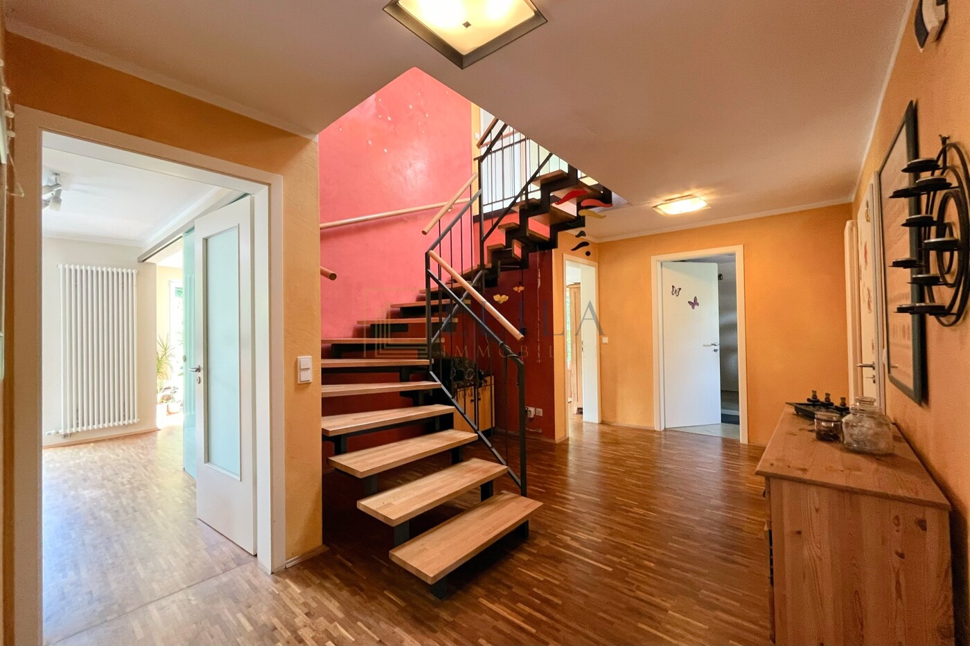 LEILA Immobilien - f75f421b 6091 4f39 a581 0423f744f780 Flur "Treppenhaus"