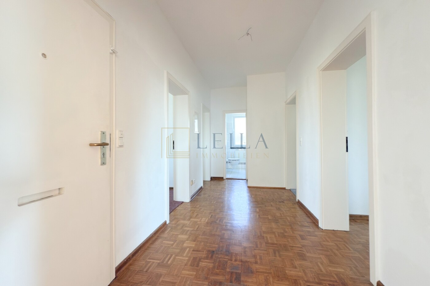 LEILA Immobilien - 115573e7 8d90 4144 944d 3b87b5eaff61 Flurbereich