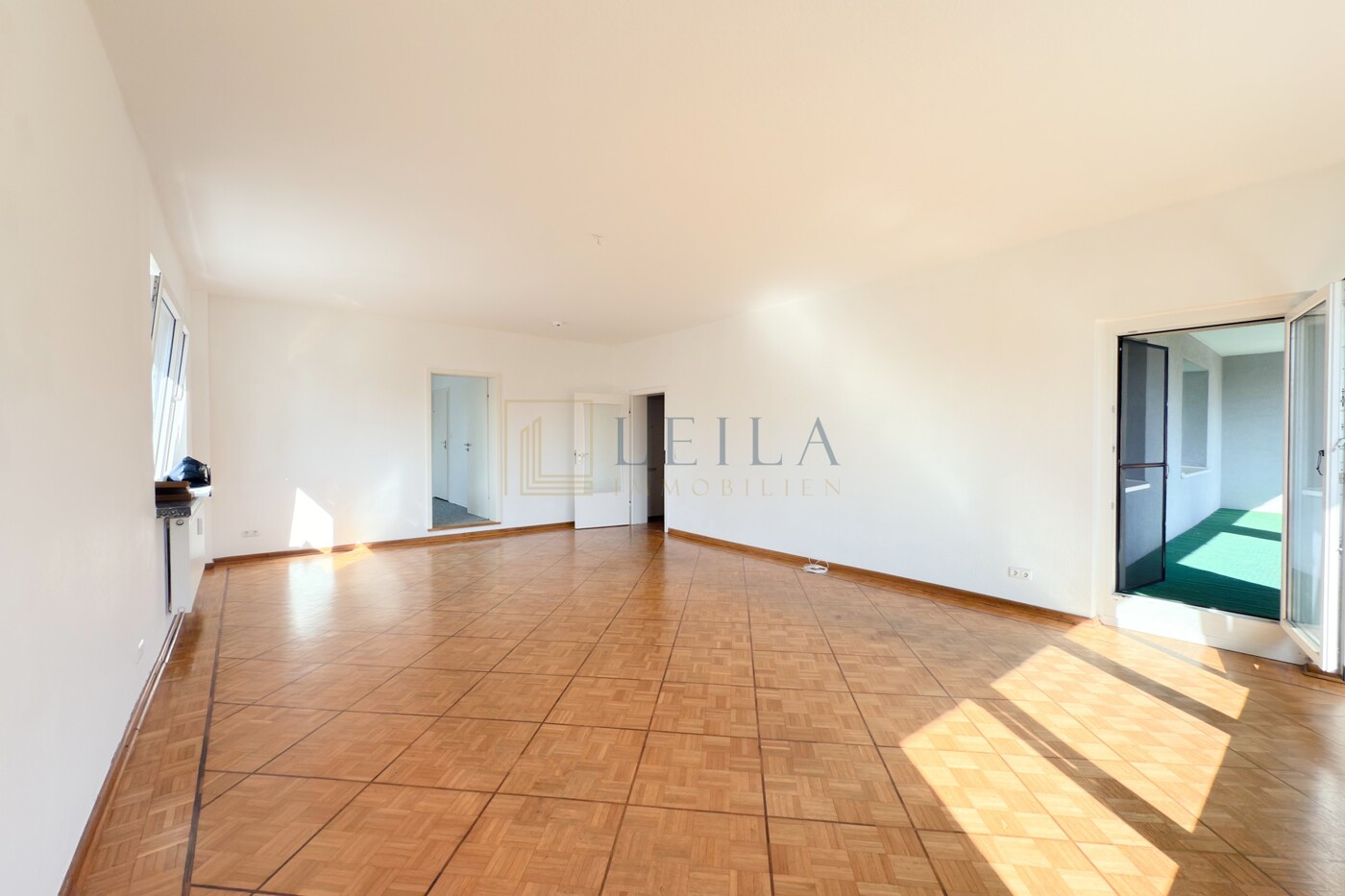 LEILA Immobilien - bd3888dd 16dc 4fbe bc4d a341f61802f2 Gigantischer Wohn- und Essbereich
