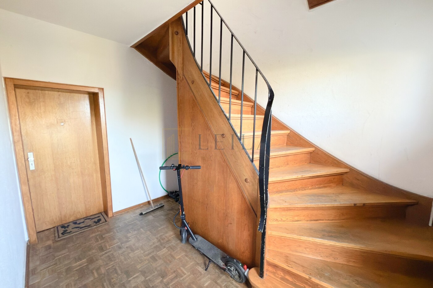 LEILA Immobilien - bda9a0c4 8dc4 4830 829b 9f468d3f9d60 Treppenhaus