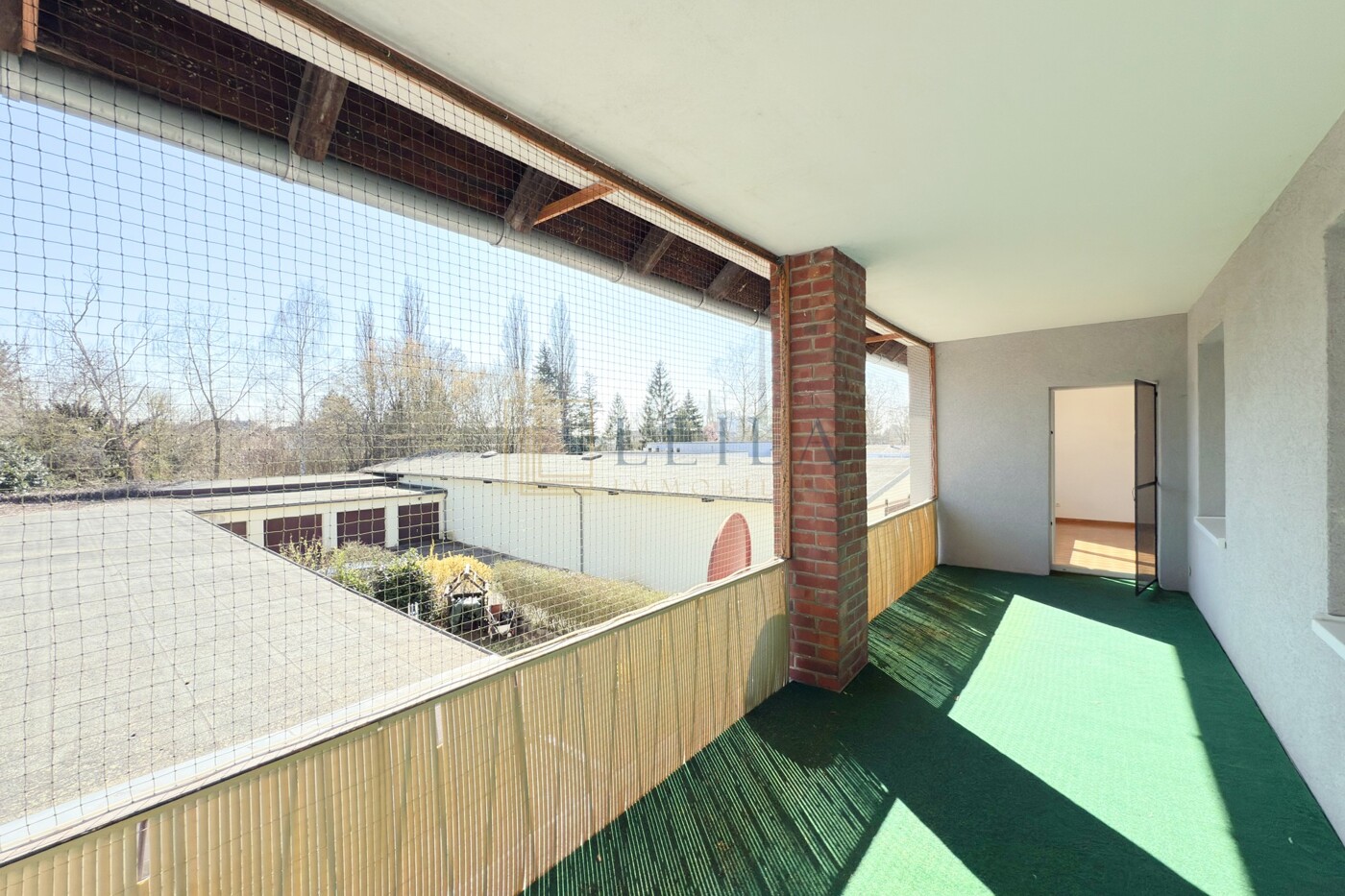 LEILA Immobilien - eb5baa3d 0089 409a bd00 c0f72199369e Balkon / Loggia