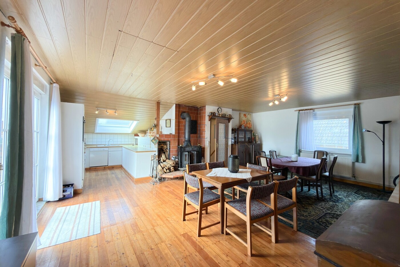 Offener Wohn- und Essbereich