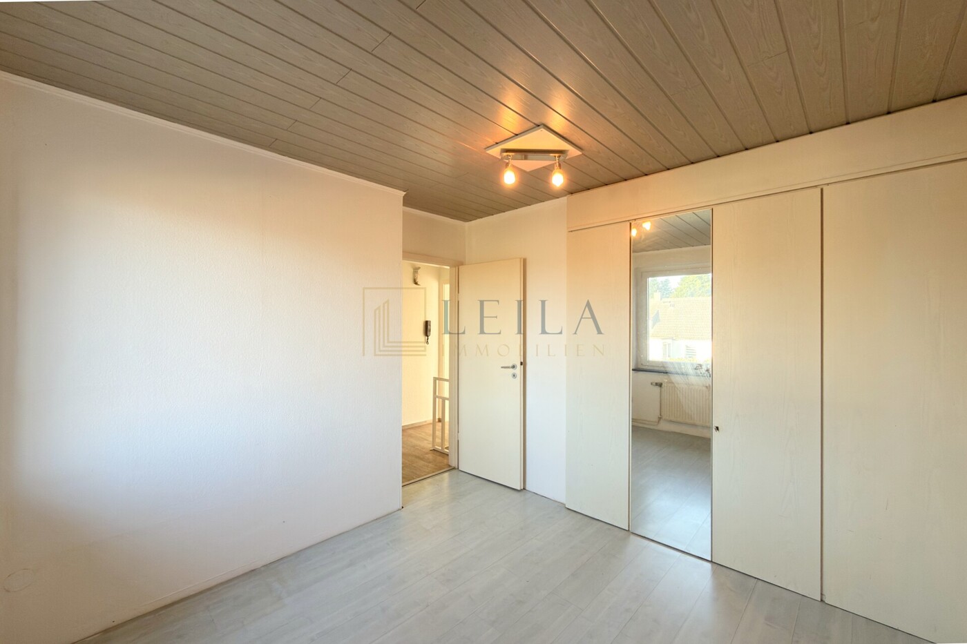 Schlafzimmer mit "Ankleidezimmer"