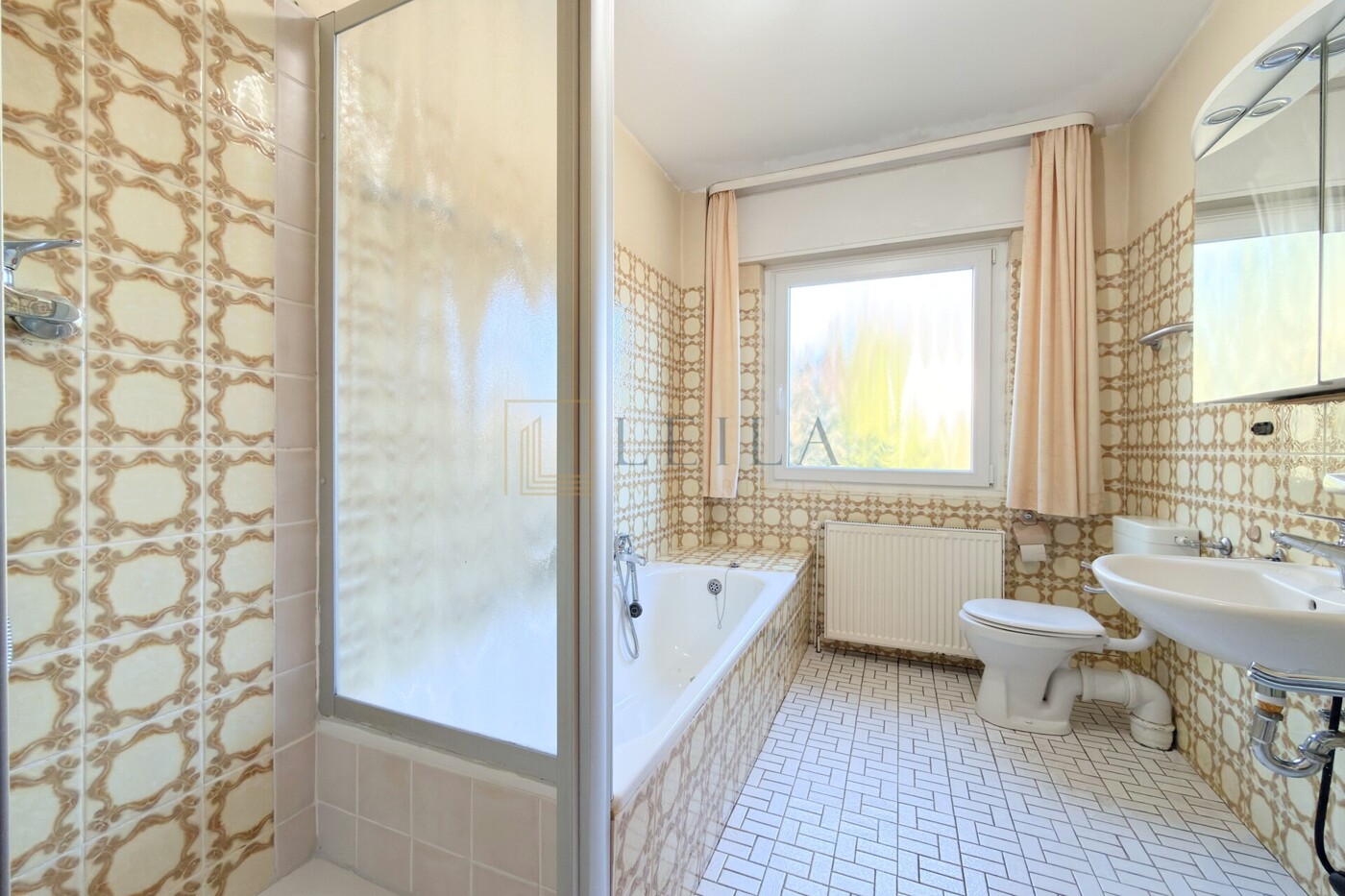 LEILA Immobilien - 1f947712 3733 4318 bf12 9b6f2ce9ab10 Badezimmer im EG