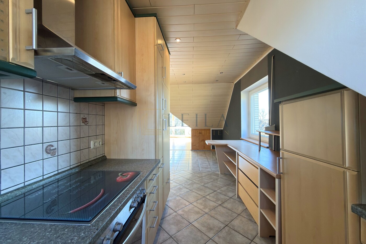 LEILA Immobilien - 39046ee6 e111 4e7d 96f5 11fdb9d68eb5 Einbauküche