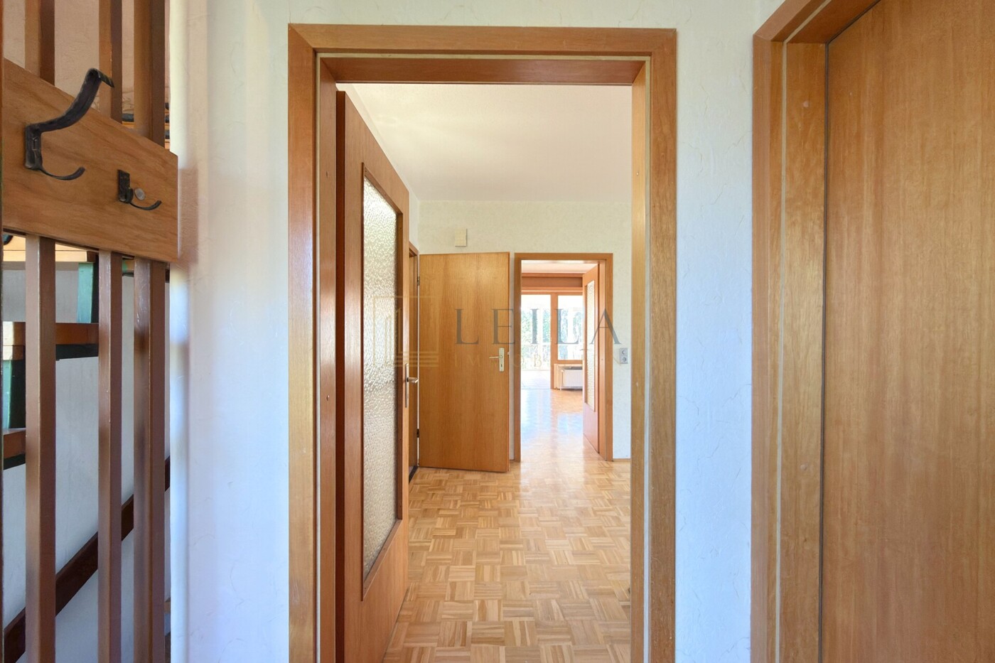 LEILA Immobilien - 4387dff6 aff7 40bb 937d f6ea5140a68f Eingangsbereich
