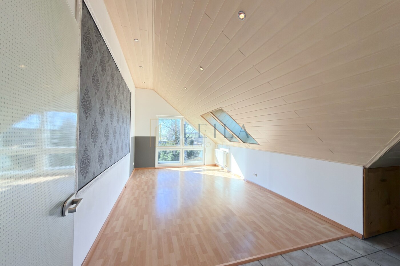 LEILA Immobilien - 7f6386fb 6f56 438e 868e ff607bd62098 Wohn- und Essbereich