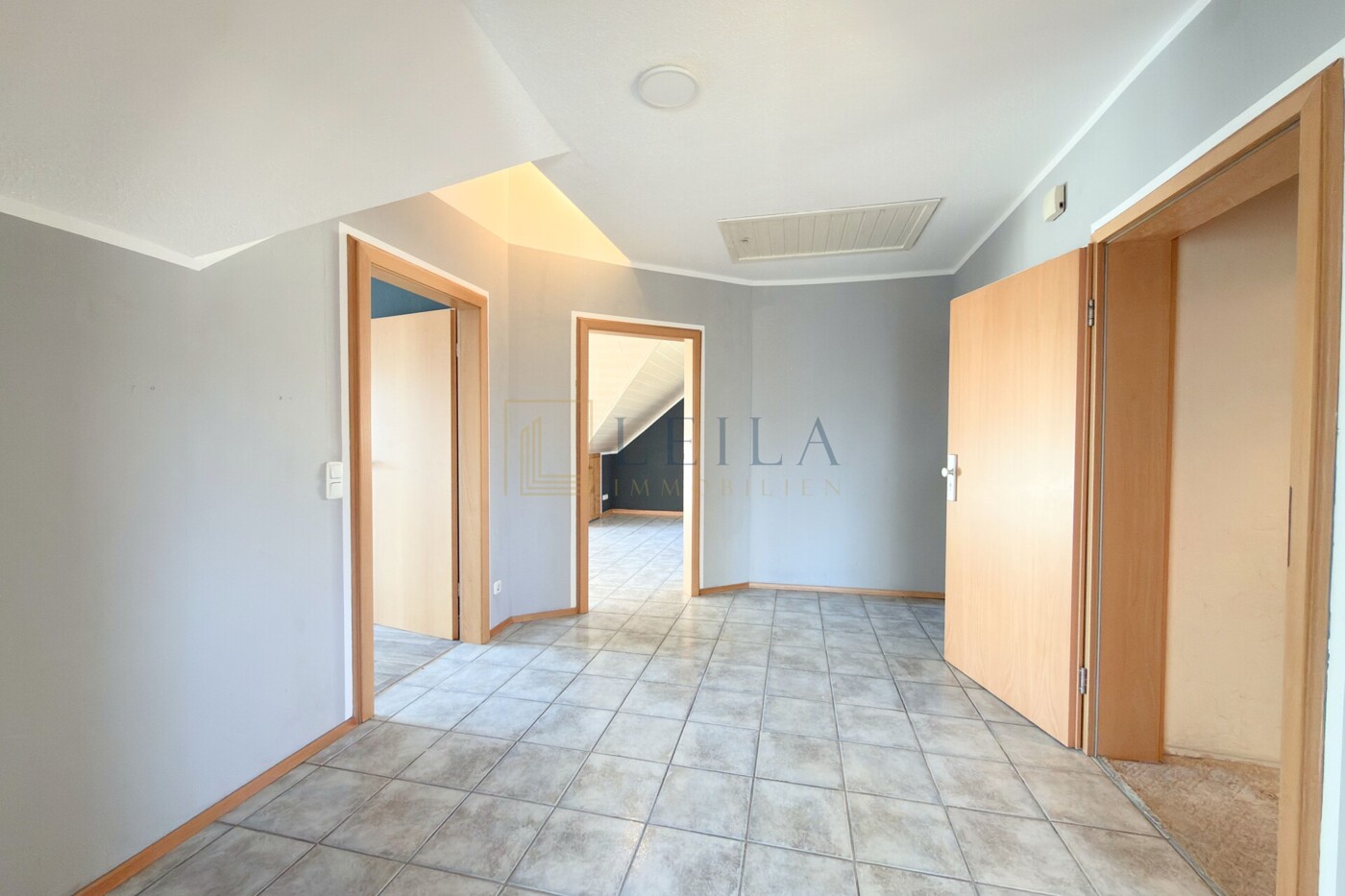 LEILA Immobilien - 9caf34de 7012 4e85 a9b9 e4766ec82571 Flurbereich OG