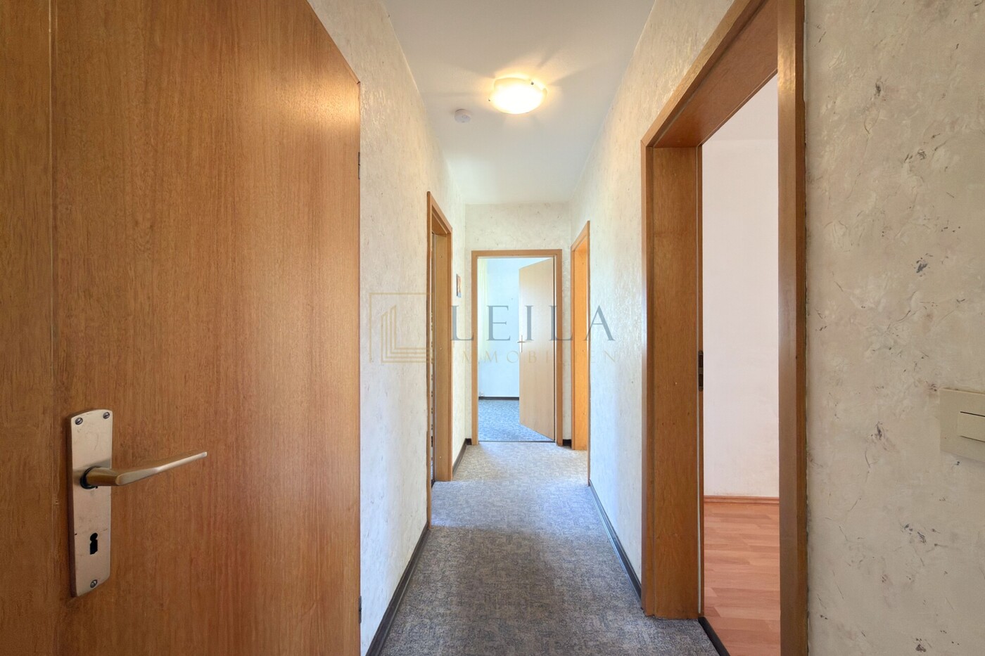 LEILA Immobilien - e7a9f7cf 8179 4908 95a2 574916f97541 Flur 2