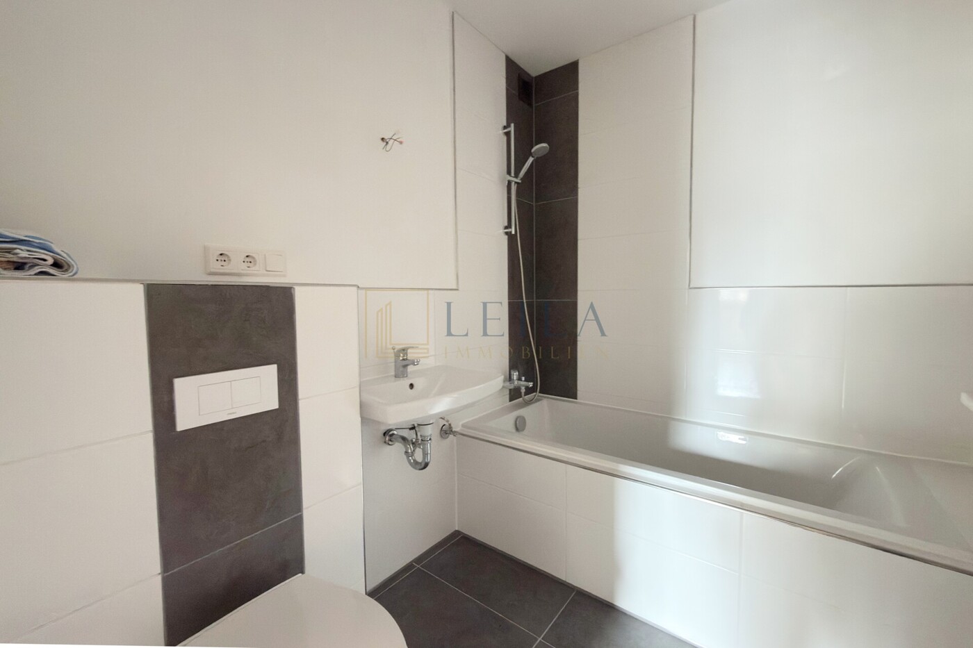 Badezimmer mit Badewanne