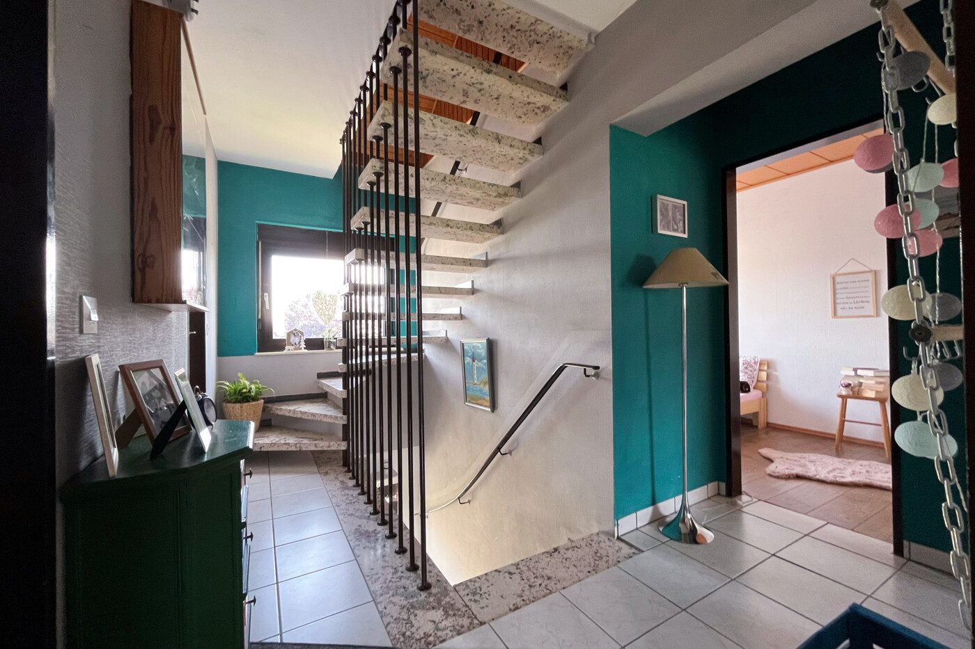 LEILA Immobilien - 2762c34b 4c1e 46a9 8073 43251a294daa Flur im Obergschoss