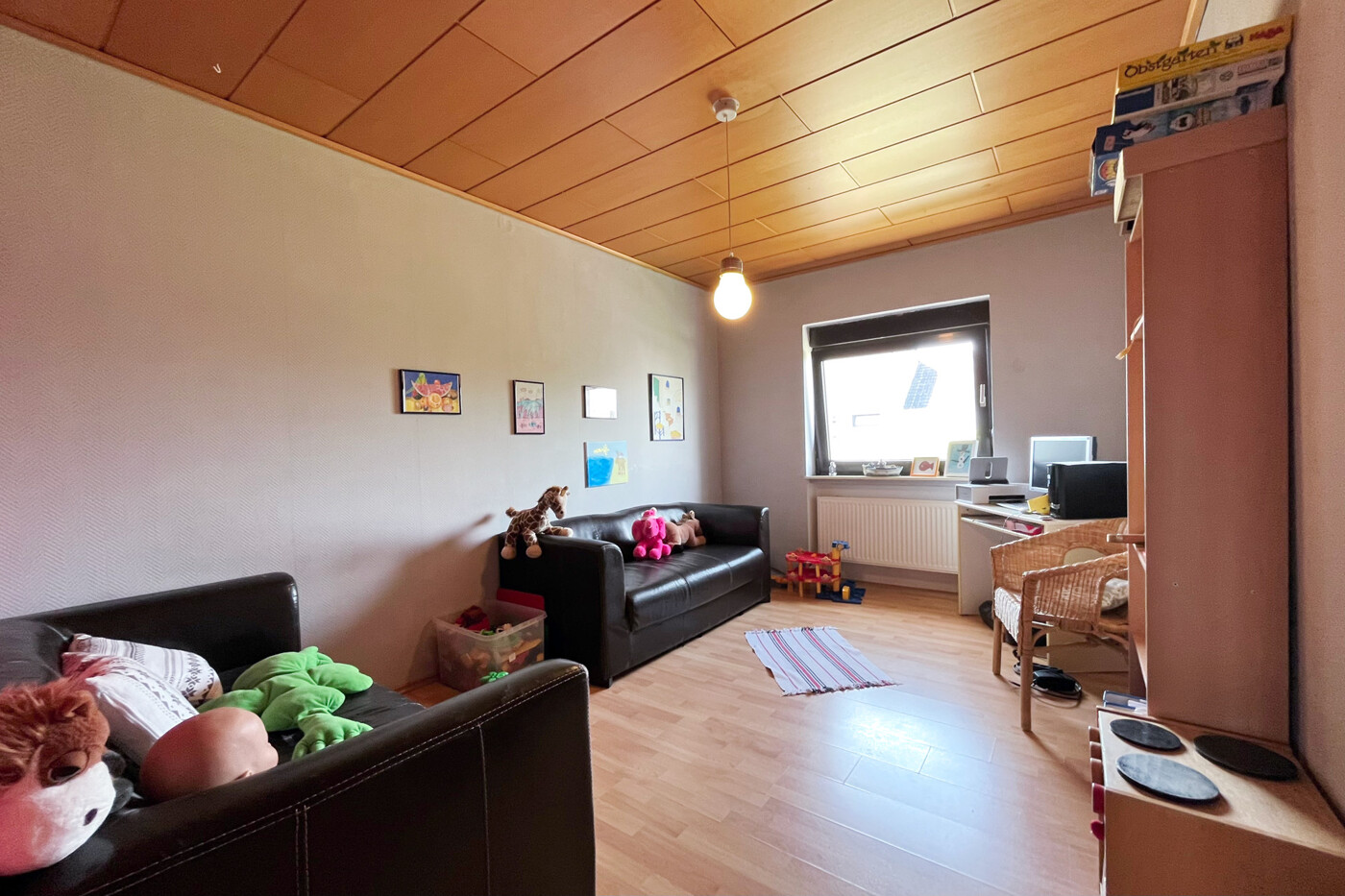 LEILA Immobilien - 3dc01ad4 2168 4d96 81d9 468d5a1f7179 Schlafzimmer
