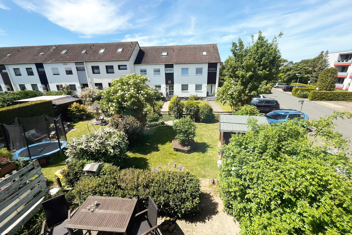 LEILA Immobilien - 8377090a 9f3b 4d03 b1c1 e274db108285 Blick in Garten