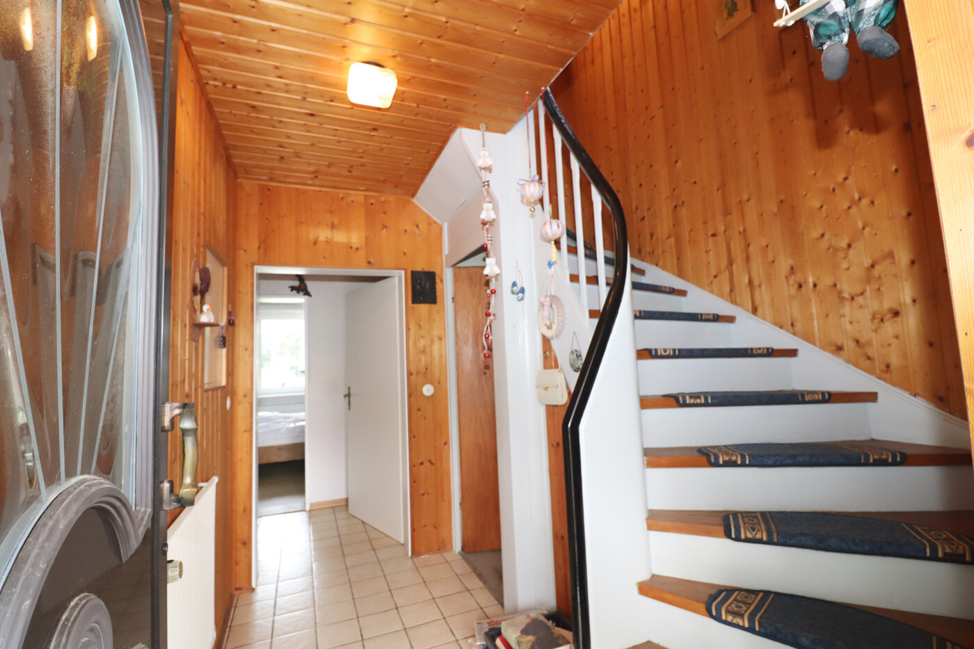 LEILA Immobilien - 33489957 8cdd 46be 9c70 0012110d83a2 Eingangsbereich