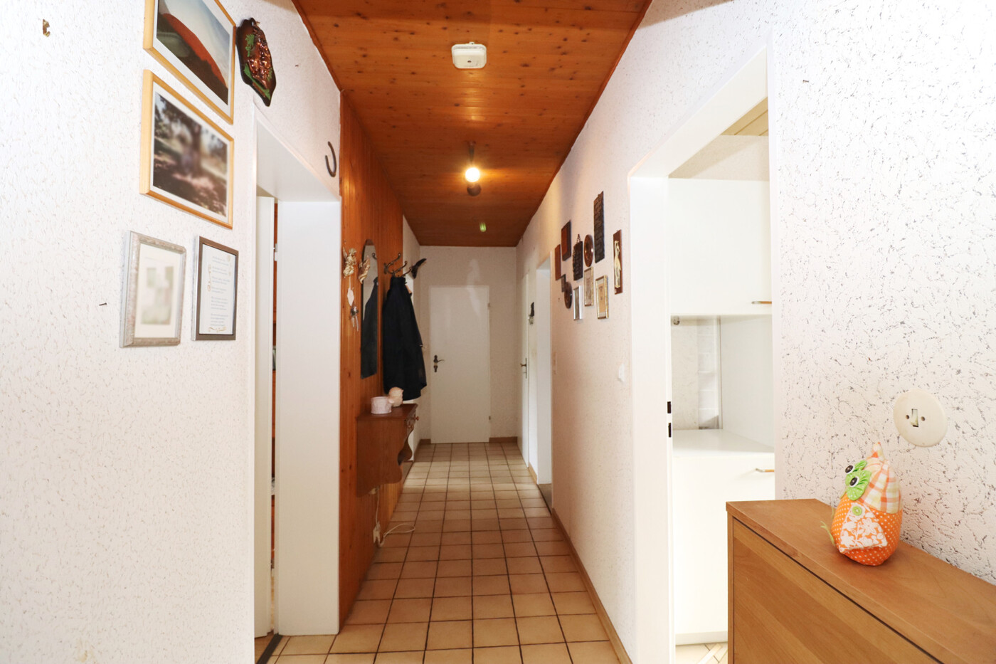 LEILA Immobilien - 769ac828 16dd 493a 99cf 45ae9d7af11f Flur EG