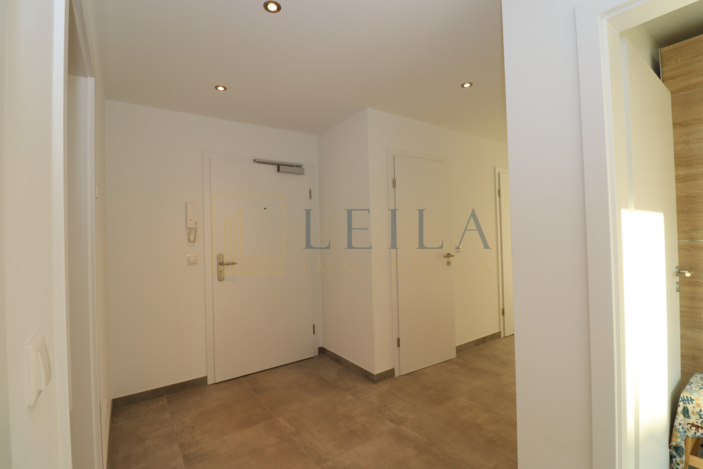 LEILA Immobilien - 5ac3fd1e 2a73 4ff5 a018 cf9329f70001 Flur