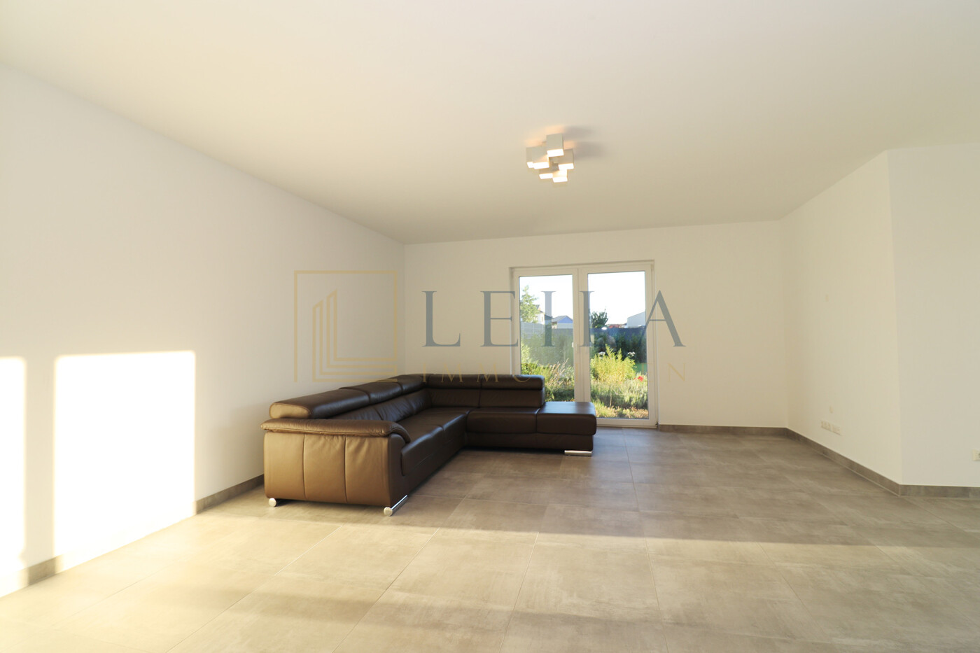 LEILA Immobilien - 617488e5 c866 44c9 acec 2352306fa880 Wohnzimmer