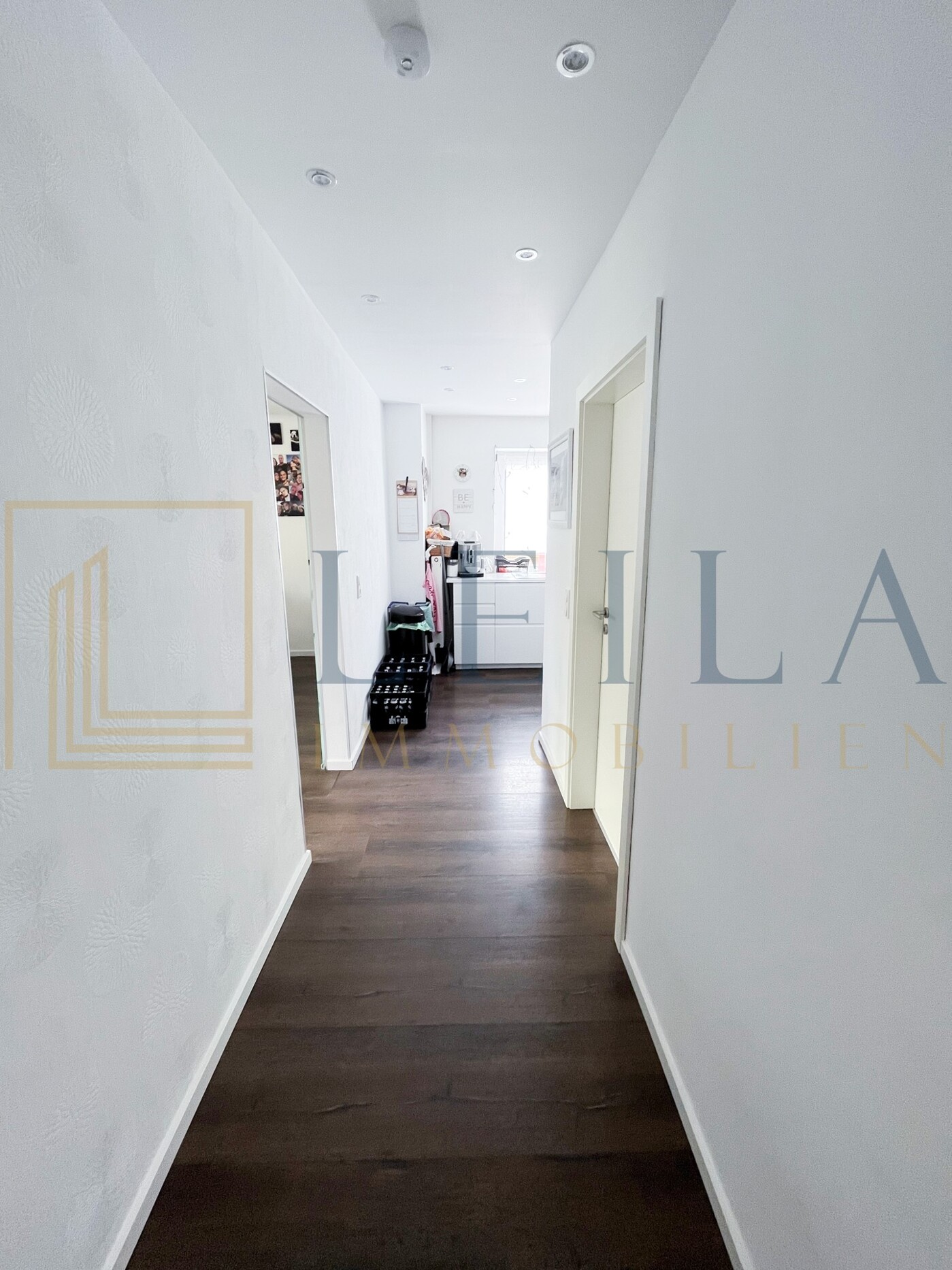 LEILA Immobilien - 33db7e17 cf10 4fad 8f9b 1c16a27fab9b Flur im Erdgeschoss