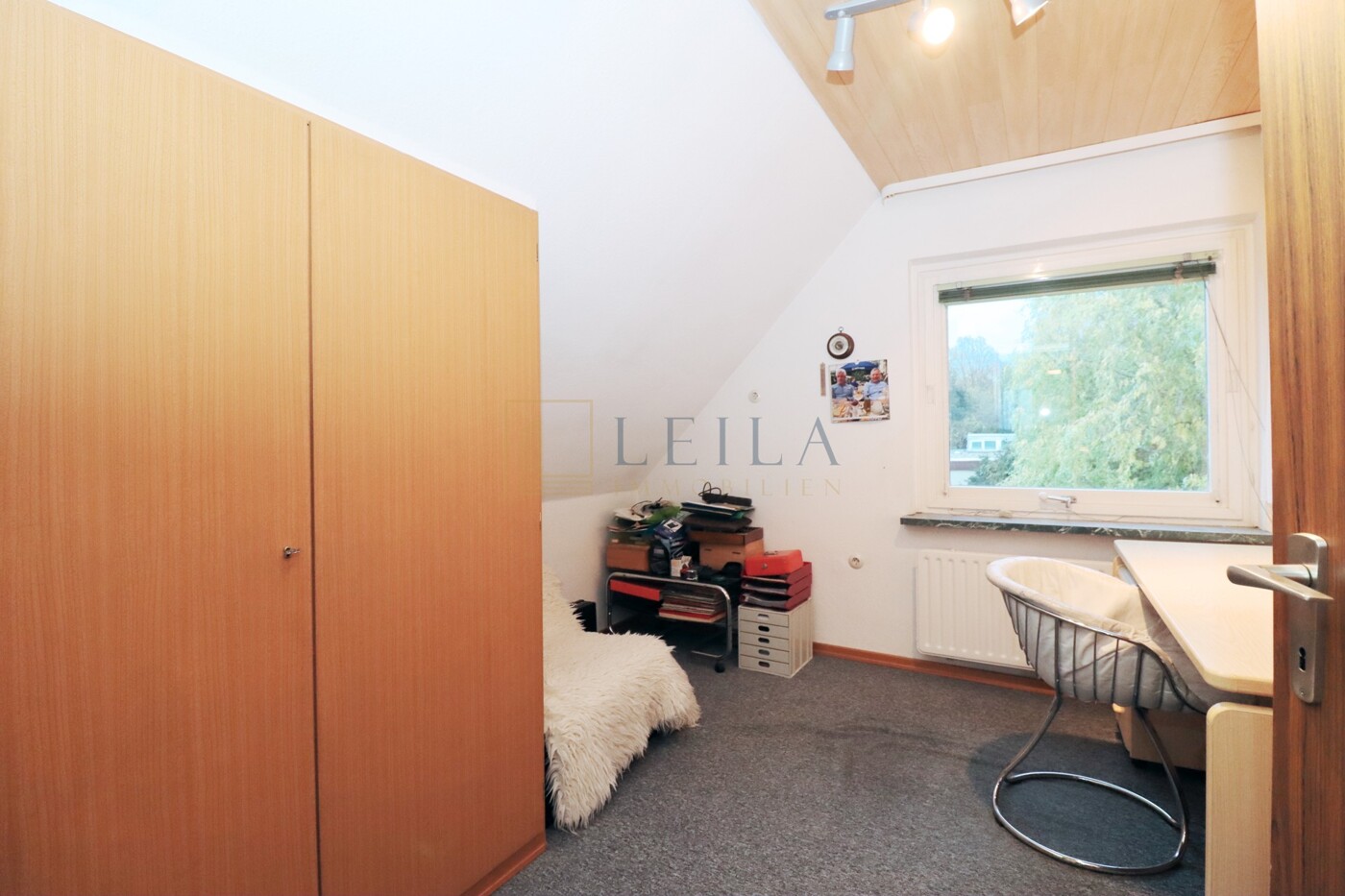 LEILA Immobilien - def68c78 fd08 41c9 8ab4 67cc47796e21 Schlafzimmer 2 im Obergeschoss