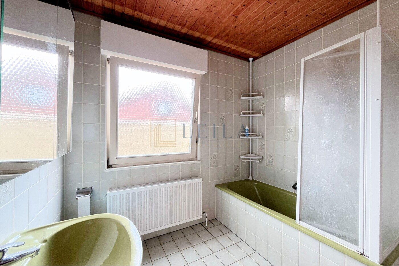 LEILA Immobilien - 13dc85a7 a2aa 497c 8014 60f1b4be8d78 Badezimmer im EG